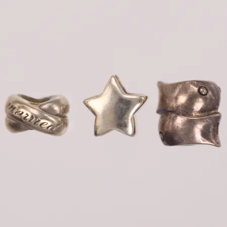 3 berlocker, 925/1000 silver. Bruttovikt 6,5g Vikt: 6,5 g