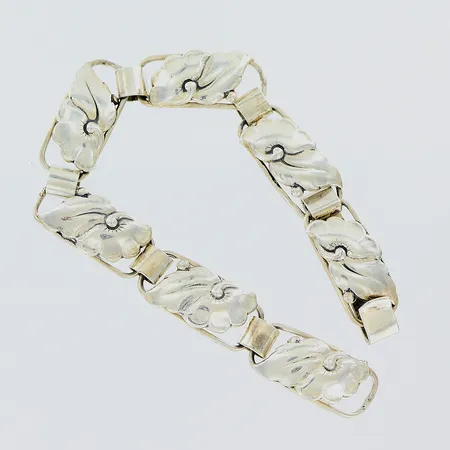 Armband, blomdekor, 19cm, bredd 11mm, år 1943, BAF, Göteborg, 830/1000,  silver  Vikt: 14,9 g