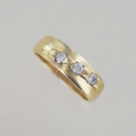 Ring med stenar 14k , Ø 21 mm B 5-7 mm Vikt: 5,4 g