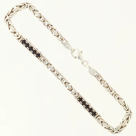 Armband Kejsar med svarta stenar, längd 22cm, bredd 3,8-4,5mm, silver 925/1000.  Vikt: 18,8 g