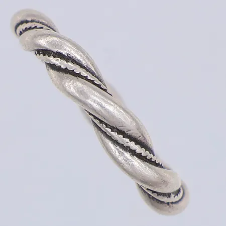 Ring, vikingastil, stl 17½, Andersson, 925/1000 silver Vikt: 4 g
