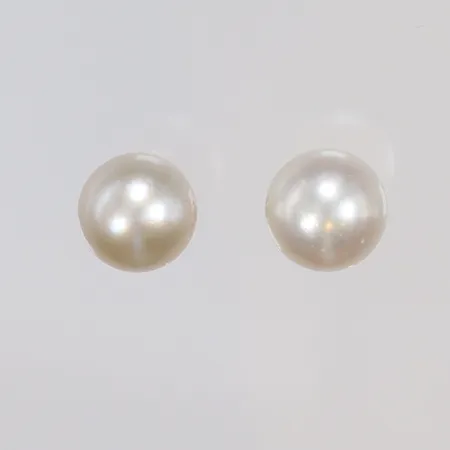 Ett par örhängen med pärlor, Ø8mm, 14K  Vikt: 1,9 g