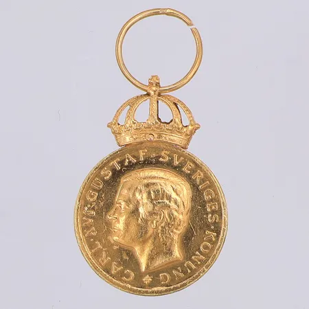 Medalj, Carl XVI Gustaf, Patriotiska sällskapet, 28mm med ögla, 18K Vikt: 3,9 g