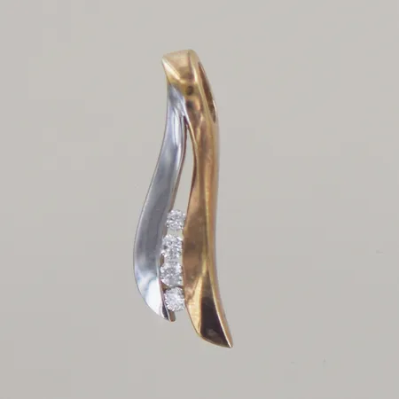Hänge med diamanter 0,08ct,  L 2 cm B 3-5 mm, vitguld/rödguld 18k Vikt: 1,5 g
