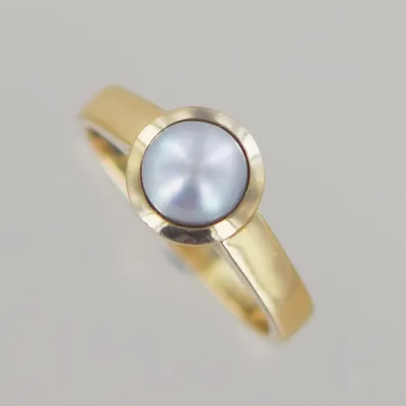 Ring med pärla, Ø 16 mm B 3-8 mm, 18k Vikt: 5,1 g