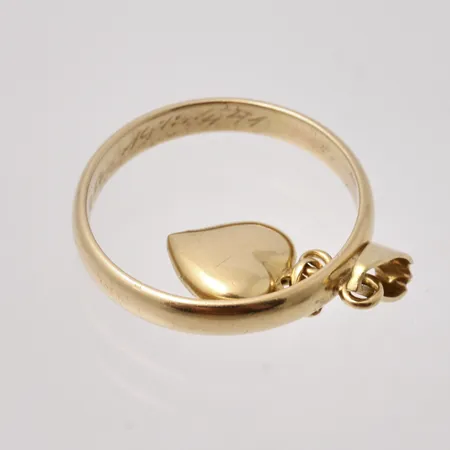 Defekt guld, 18K, vikt 6,36g.