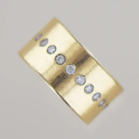 Ring med stenar, Ø 18mm B 10 mm, 18k graverad Vikt: 11,7 g