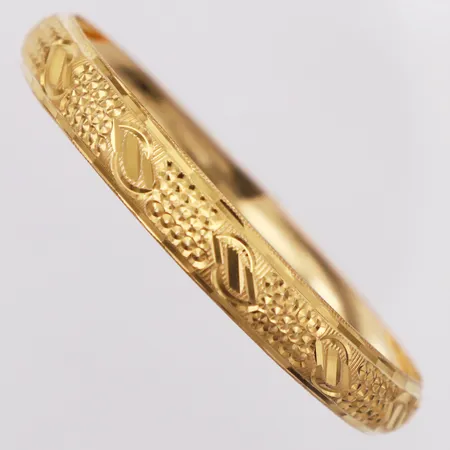 Armring, Ø60mm, bredd 9mm, saknar stämplar, 21K  Vikt: 11,7 g