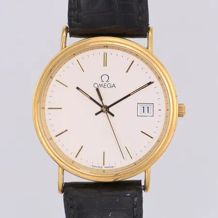 Herrur Omega, Ø32mm, quartz, 18K, gravyr, läderband något slitet Vikt: 0 g