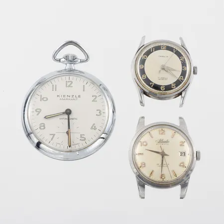 Fickur Kienzle Markant, diameter ca 5 cm + herrur Atlantic och Tärnan, ej funktionstestade.