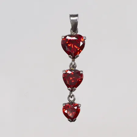 Hänge med röda glasstenar, 38x8mm inklusive hängöglan, GHA, Silver 925/1000 Vikt: 3 g