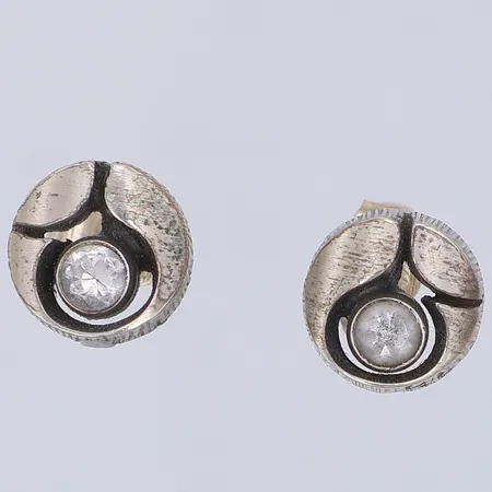 Ett par örhängen, bergkristall, 8mm, Finnfeelings design Laine, 925/1000 silver Vikt: 1,8 g