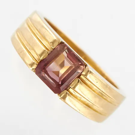 Ring med rosa turmalin, stl 17¾, bredd ca 7mm, 18K