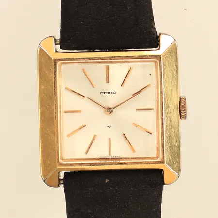 Armbandsur Seiko, doublé, manuell, 27,5x26mm, boettnr 490245 11-3820, repigt plexiglas och boett, skadat läderarmband, inga tillbehör. 