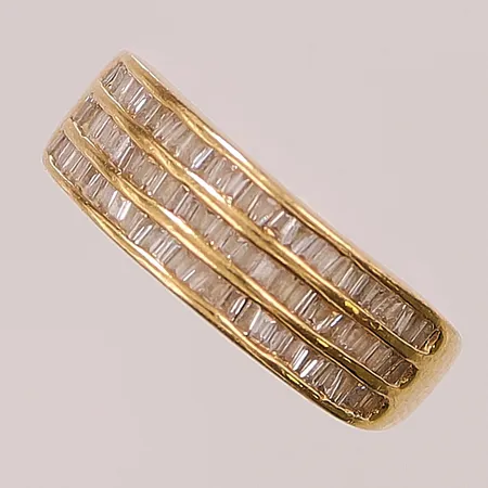 Ring, små baguettslipade diamanter, Ø17, bredd:2-6mm, 18K 5,1g.