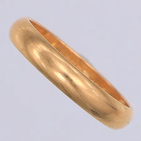 Ring, slät, stl 16¾, Schalin, gravyr, 18K Vikt: 3,1 g
