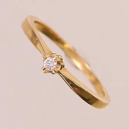 Ring, diamant ca 0,04ct, Ø17¼, bredd:3mm, 18K 2,4g.