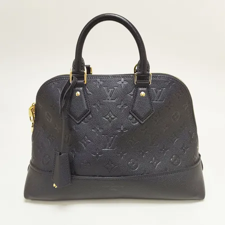 Väska Louis Vuitton Neo Alma PM, svart monogram Empreinte läder, beslag i gulmetall, foder av blå mocka, mått 32x24x15cm, refnr: M44832, hänglås med nycklar, avtagbar axelrem, kvitto från Louis Vuitton Birger Jarlsgatan, dustbag. 