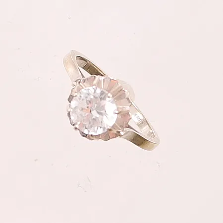 Ring, vit sten, Ø17½, bredd: 2-10mm, vitguld, 18K, 3,6g.