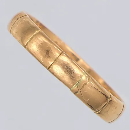 Ring slät, stl 19, Arktis-smedjan, gravyr, 18K Vikt: 3,7 g
