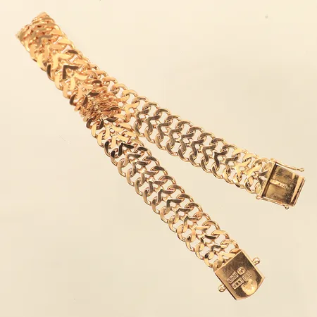 Armband Fiskben, längd 19cm, bredd 10mm, skev i länken, 18K  Vikt: 18 g