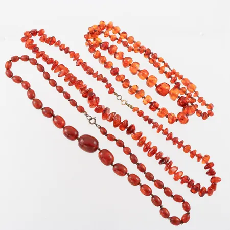 Collier 3 st bärnsten, längd ca 55-70 cm. Vikt: 0 g Skickas med paket.