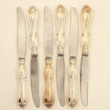 Sex bordsknivar, längd 21cm, modell Olga, GAB Stockholm 1960-tal, blad i rostfritt stål, repiga, 830/1000 silver Bruttovikt  Vikt: 430,6 g