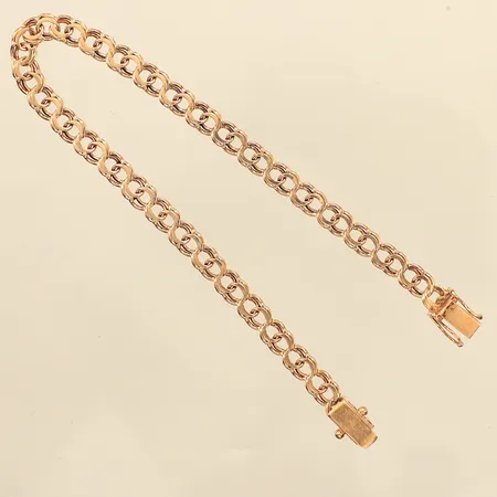Armband Bismarck, längd 19,5cm, bredd 5mm, svaga länkdelar och stämplar, 18K  Vikt: 7,7 g