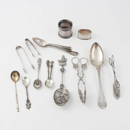 Diverse silverföremål. Vikt: 345 g