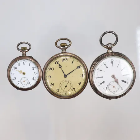 3st Fickur Ø36-46mm, manuell uppdragning, går ej defekta, delar saknas, i silver, bruttovikt 177,3g