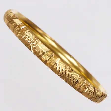 Armring, mönstrad, ca Ø58mm, bredd 6mm, bucklor, 22K   Vikt: 11,6 g
