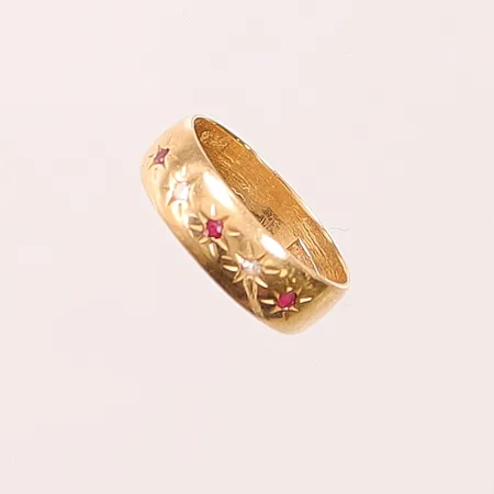 Ring, Ø17, bredd: 5,9mm, 18K, 4,4g.