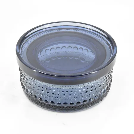 Iittala Kastehelmi, skål med lock, blått glas, Ø11 cm, höjd 5 cm, repigt lock.