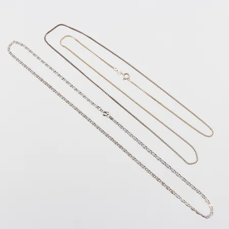 Collier 2 st, längd ca 44 och 68 cm, silver. Vikt: 13,6 g