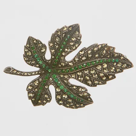 Brosch löv, markasiter, stenar, längd ca 48mm, bredd 33mm, 830/1000 silver Vikt: 11,3 g