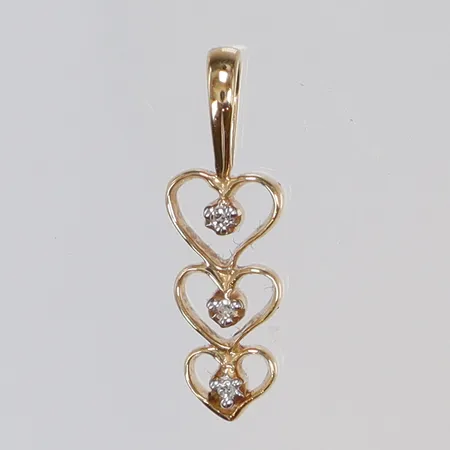 Hänge med diamanter 3xca0,005ct, 19x6mm inklusive hängöglan 18K  Vikt: 0,9 g