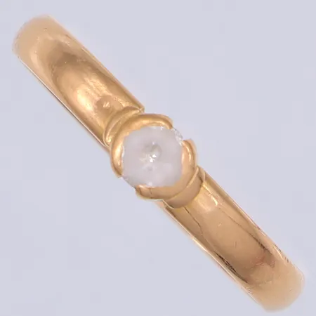 Ring, sliten vit sten, stl 19½, Åström år 1951, 18K Vikt: 3,1 g