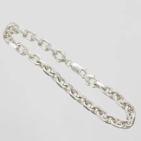 Armband ankar, längd ca 21cm, bredd 6mm, GHA, böjt lås, 925/1000 silver Vikt: 22,3 g