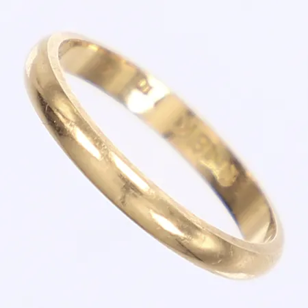 Ring, slät, stl 17, bredd 2,5mm, gravyr, 18K Vikt: 2,2 g