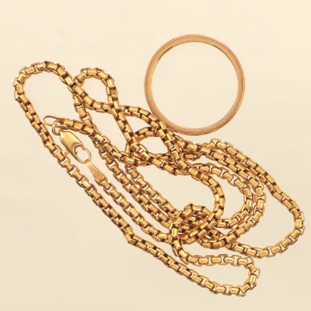 Kedja, ring, skadat lås, gravyr, 18K  Vikt: 11,2 g