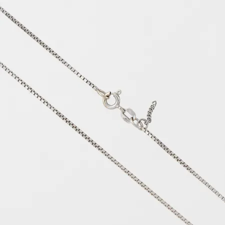 Collier Vénezia, vitguld, längd ca 42 cm, bredd 1 mm, 18k. Vikt: 4,1 g