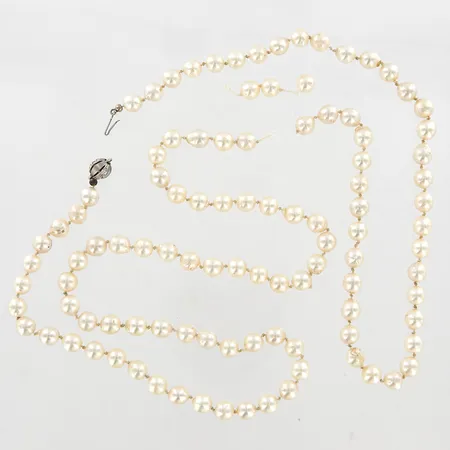 Pärlcollier, lås i vitguld med vita stenar, defekt, bruttovikt 57,7 gram, 18K Vikt: 57,7 g