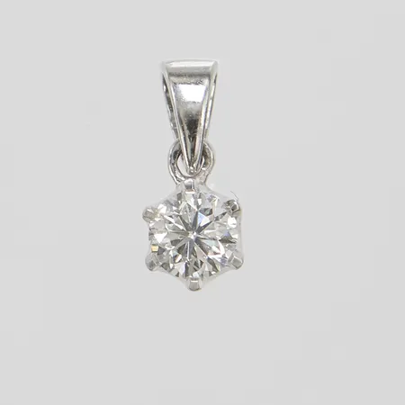 Hänge, briljantslipad diamant 1 x ca 0,49ct ca TW/SI, längd ca 12mm, bredd 2-5,5mm, GHA, vitguld, 18K Vikt: 1,1 g