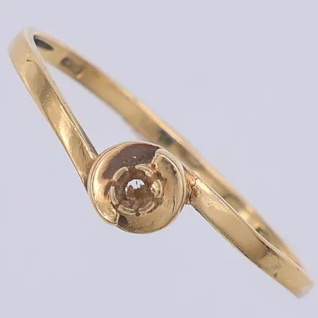 Ring, stl 18¾, saknar sten, 9K Vikt: 1 g