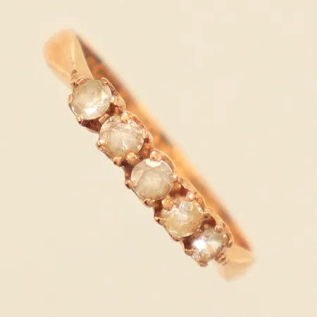 Ring med vita stenar, stl 17¼, bredd 1,7-3mm, 18K  Vikt: 1,7 g