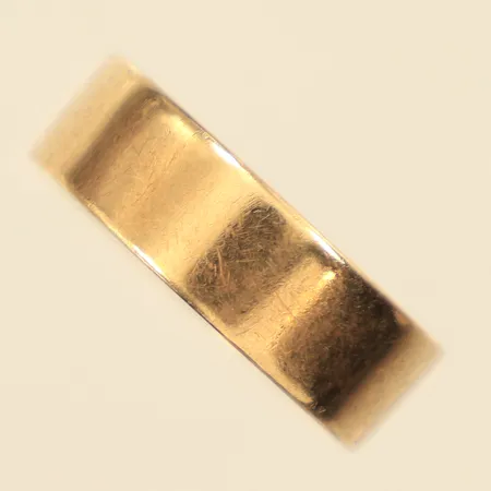 Ring slät, stl 17, bredd 5,6mm, 14K  Vikt: 2,5 g