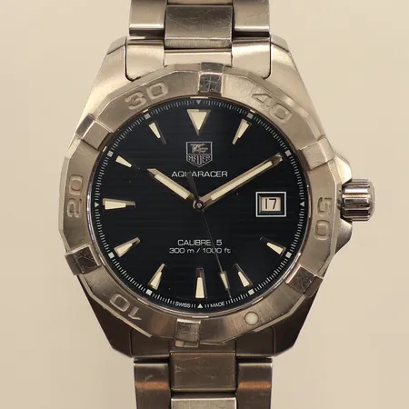 Armbandsur Tag Heuer Aquaracer, automatisk, datum, Ø 41mm, referensnummer: WAY2112-0, serienummer: WWC0942, stållänk med viklås, innermått inklusive ur ca 18cm, certifikat från Italien år 2016, extra länkbitar, box, ytterkartong, servicebehov, klockan tickar en stund men stannar