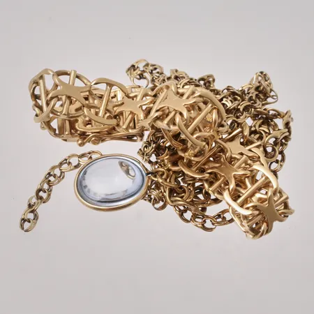 Diverse defekt guld, 18K, bruttovikt 21,57g, ca nettovikt 20,3g.