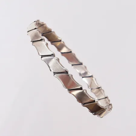 Armring, Hans Hansen, Danmark, Ø65mm, bredd 7mm, silver 925/1000.  Vikt: 26,5 g