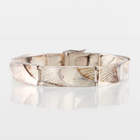 Armband, Sterling silver, Matti J. Hyvarinen, Finland, längd ca 18 cm, bredd 11.4 gram, silver. Vikt: 28,3 g